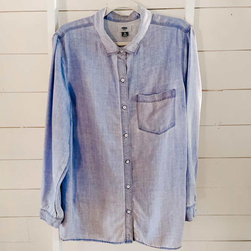 Old Navy tunic length chambray shirt! ✨